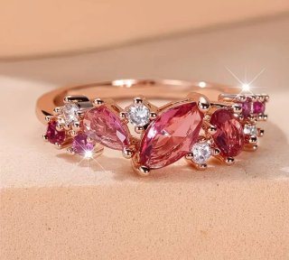 Anillo Chapado Oro Circonitas Rosas. Talla 7