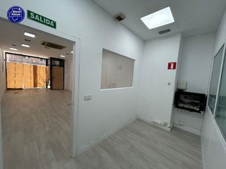 Local comercial en alquiler en La Chantría - La Lastra en León