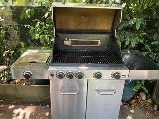 Barbecue a gas funzionante. Ritiro in loco
