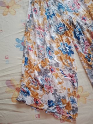 Pantalón ancho estampado floral talla M