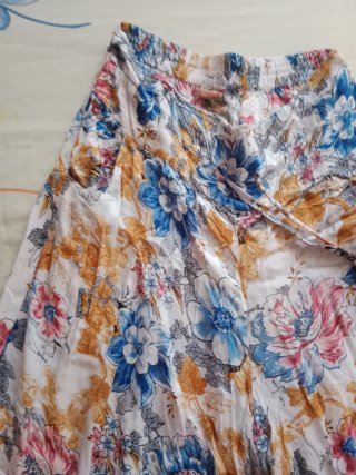 Pantalón ancho estampado floral talla M