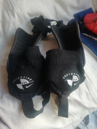 Zapatillas fútbol Adidas T 36 Espinilleras Guantes