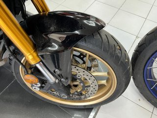 Yamaha Tracer 9 GT Blanca y Dorada