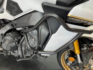 Yamaha Tracer 9 GT Blanca y Dorada