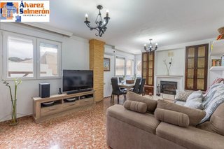 Casa adosada en venta en Ogíjares