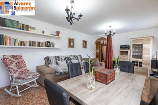 Casa adosada en venta en Ogíjares