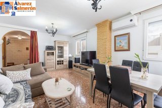 Casa adosada en venta en Ogíjares