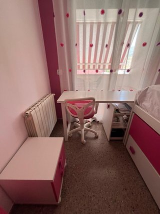 Dormitorio juvenil completo en excelente estado.