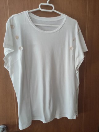 Camiseta blanca con botones Talla XL