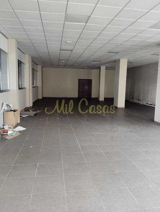 Local comercial en venta en Noia
