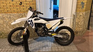 Husqvarna Motocross Moto Azul/Blanca 350 4t