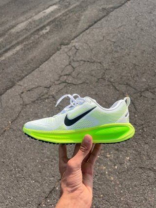 Nike Vomero 18
