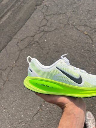 Nike Vomero 18