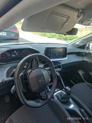 Peugeot 208 2021