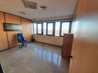 Oficina en alquiler en Barrio Bajo en San Juan de Aznalfarache