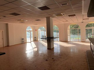 Local comercial en venta en Centro en Chiva