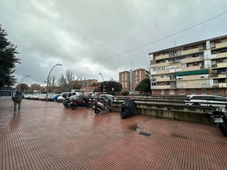 Local comercial en venta en Reyes Católicos en Alcalá de Henares