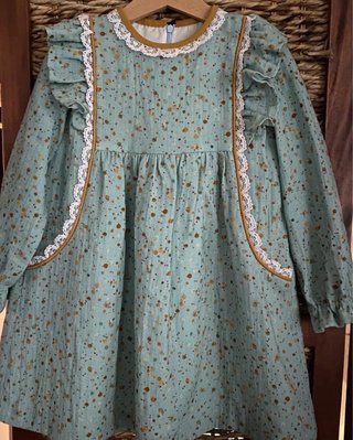 Lote 12 vestidos y 3 jerséis