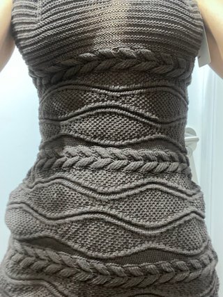 Vestido de ganchillo marrón