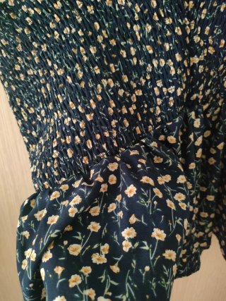 Top de tirantes con flores