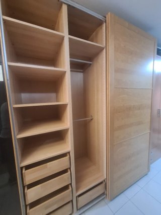 Armario puertas correderas madera