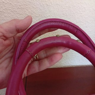 Bolso de piel de Purificación García fucsia