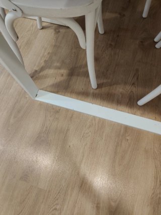 Conjunto mesa y 4 sillas madera