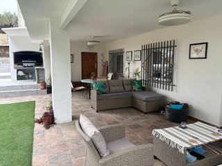 Chalet en venta en Peña de las Águilas en Elche