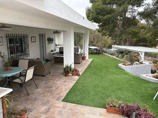 Chalet en venta en Peña de las Águilas en Elche