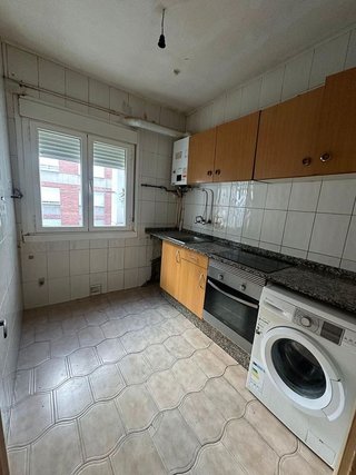 Edificio en venta en Flores de Sil - La Placa en Ponferrada