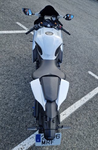 Yamaha R7