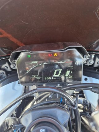Yamaha R7