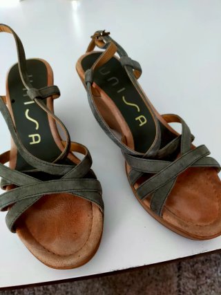 Sandalias Unisa ante verde talla 36