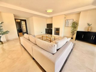 Ático en alquiler en Puerto Banús en Marbella