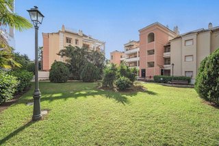 Piso en venta en Los Naranjos - Las Brisas en Marbella