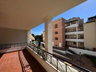 Piso en venta en Los Naranjos - Las Brisas en Marbella