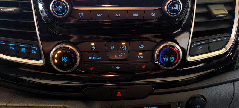 Ford Transit Custom 2023, foto 13