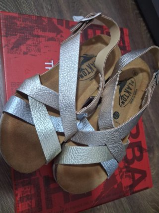 Sandalias Plakton Piel Tiras Metálicas T.36