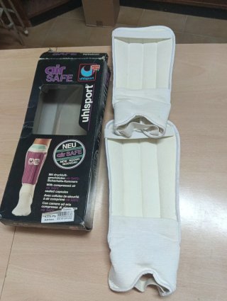 Espinilleras Uhlsport Air Safe
