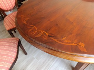 Mesa redonda de caoba con 6 sillas