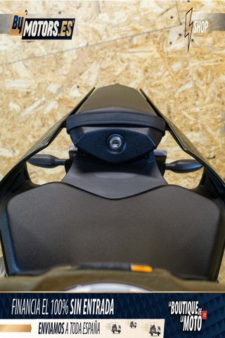 YAMAHA YZF R1 **REESTRENO**PELACRASH**AKRAPOVIC**
