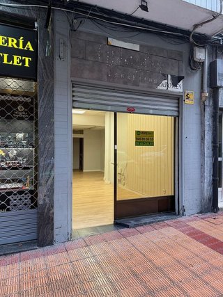 Local comercial en alquiler en Centro - Desierto - Arrontegi en Barakaldo