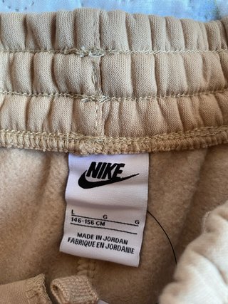 Pantalón chándal Nike NIÑO color beige