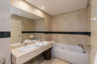 Piso en venta en Nueva Andalucía centro en Marbella