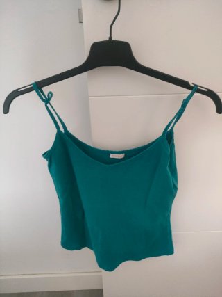 Diferentes blusas de chica