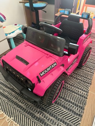 Coche y patinete eléctrico en perfecto estado