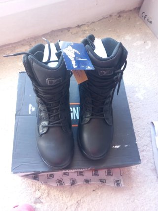 Botas Magnum Strike Force Talla 40.