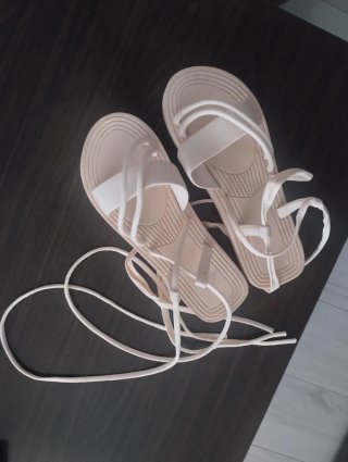 Sandalias beige,talla 37