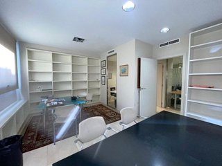 Local comercial en alquiler en Navas en Barcelona
