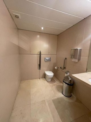 Local comercial en alquiler en Navas en Barcelona